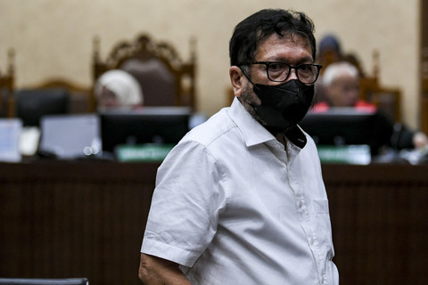 Terdakwa kasus dugaan suap vonis bebas Gregorius Ronald Tannur, Zarof Ricar berjalan usai menjalani sidang di Pengadilan Tipikor, Jakarta, Selasa (10/6/2025). Foto: Hafidz Mubarak A/ ANTARA FOTO