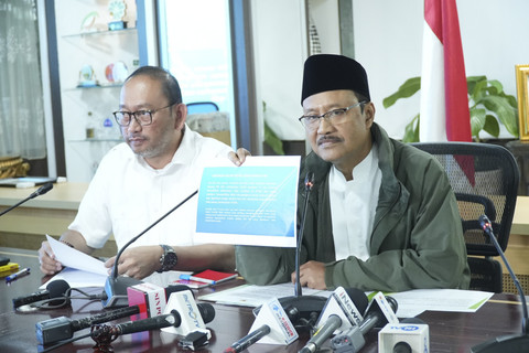 Mensos Saifullah Yusuf (Gus Ipul) menggelar konpers di ruang rapat Kemensos, Rabu (18/6/2025). Foto: Dok. Kemensos