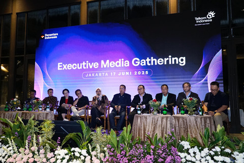 Jajaran Direksi Telkom saat acara Executive Media Gathering di Jakarta pada Selasa (17/6). Foto: Dok. Telkom