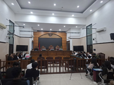 Sidang lanjutan kasus dug... </div>
<div class=