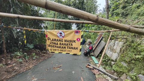 Jalan masuk ke Kampung Cigintung, Purwarkarta, pada Kamis (19/6/2025). Foto: Dok. kumparan