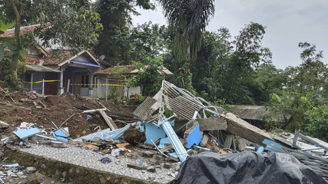 Lokasi tanah bergerak di Kampung Cigintung, Desa Pasirmunjul pada Kamis (19/6/2025). Foto: Dok. kumparan
