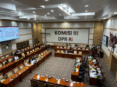 Rapat Dengar Pendapat (RDP) Komisi III DPR RI dengan Pakar Hukum Terkait KUHP di Kompleks DPR RI, Jakarta Pusat, Kamis (19/6). Foto: Rayyan Farhansyah/kumparan