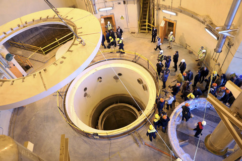 Suasana reaktor nuklir air di Arak, Iran. Foto: WANA NEWS AGENCY via REUTERS