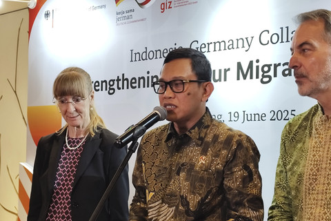 Menteri Perlindungan dan Pekerja Migran Indonesia Abdul Kadir Karding saat ditemui di Hotel Hilton, Kota Bandung, Jawa Barat, Kamis (19/6/2025). Foto: Alya Zahra/kumparan 