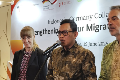 Menteri Perlindungan dan Pekerja Migran Indonesia Abdul Kadir Karding saat ditemui di Hotel Hilton, Kota Bandung, Jawa Barat, Kamis (19/6/2025). Foto: Alya Zahra/kumparan 