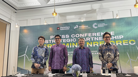 Konferensi pers kerja sama Pertamina NRE and Citicore Renewable Energy Corporation (CREC) menandatangani perjanjian pengambilan bagian 20 persen saham baru, Kamis (19/6/2025). Foto: Fariza Rizky Ananda/kumparan