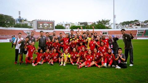 Timnas Wanita Indonesia U-19 usai mengamankan peringkat ketiga di Piala AFF Wanita U-19 2025, Rabu (18/6). Foto: PSSI
