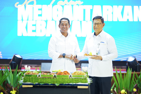 Perum BULOG gelar syukuran dalam merayakan HUT ke-58 di Gedung Serba Guna Oryza, Kantor Pusat Perum BULOG, Jakarta pada Rabu (18/6). Foto: Dok. Bulog