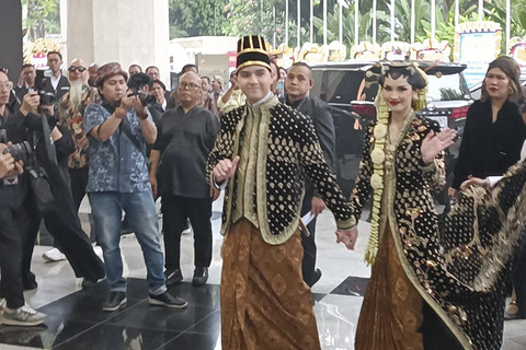 l Ghazali dan Alyssa Daguise, dalam acara ngunduh mantu, JCC, Jakarta Pusat, Kamis (19/6/2025). Foto: Giovanni/kumparan 