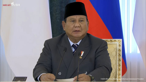 Join statement Presiden Prabowo Subianto dan Presiden Rusia Vladimir Putin usai pertemuan tatap muka di Istana Konstantin, St. Petersburg, Rusia pada Kamis (19/6/2025). Foto: YouTube/Sekretariat Presiden