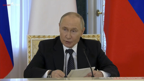 Join statement Presiden Prabowo Subianto dan Presiden Rusia Vladimir Putin usai pertemuan tatap muka di Istana Konstantin, St. Petersburg, Rusia pada Kamis (19/6/2025). Foto: YouTube/Sekretariat Presiden