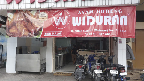 Suasana restoran Ayam Goreng Widuran Solo, Jumat (20/6/2025). Foto: kumparan