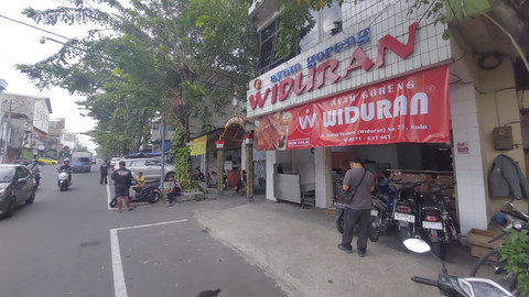 Suasana restoran Ayam Goreng Widuran Solo, Jumat (20/6/2025). Foto: kumparan