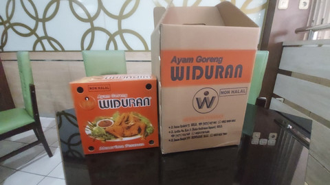 Produk Ayam Goreng Widuran Solo, Jumat (20/6/2025). Foto: kumparan