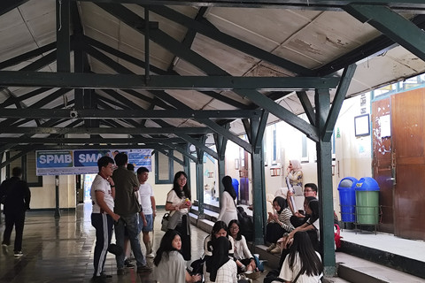 Suasana di SMAN 3 Bandung, Jawa Barat, Jumat (20/6/2025).  Foto: Alya Zahra/kumparan 