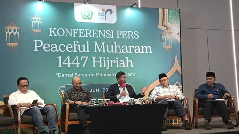 Direktur Jenderal Bimas Islam Kemenag Abu Rokhmad (tengah) di Jakarta, Jumat (20/6/2205). Foto: Zamachsyari/kumparan