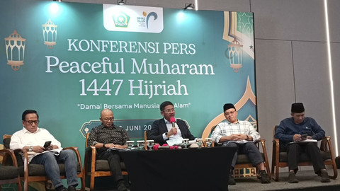 Direktur Jenderal Bimas Islam Kemenag Abu Rokhmad (tengah) di Jakarta, Jumat (20/6/2205). Foto: Zamachsyari/kumparan