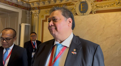 Menteri Koordinator Bidang Perekonomian Airlangga Hartarto di St Petersburg, Rusia, Jumat (20/6/2025). Foto: Luthfi Humam/kumparan