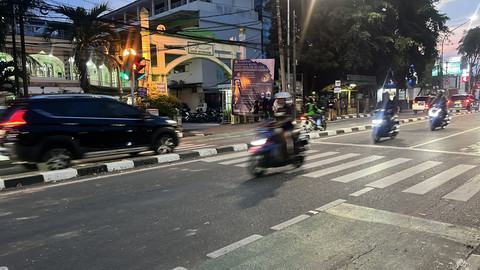 TKP Tawuran di Jalan dr Saharjo, Menteng Atas, Setiabudi,Jakarta Selatan Sore tadi, Jumat (20/6). Foto: Rayyan Farhansyah/kumparan