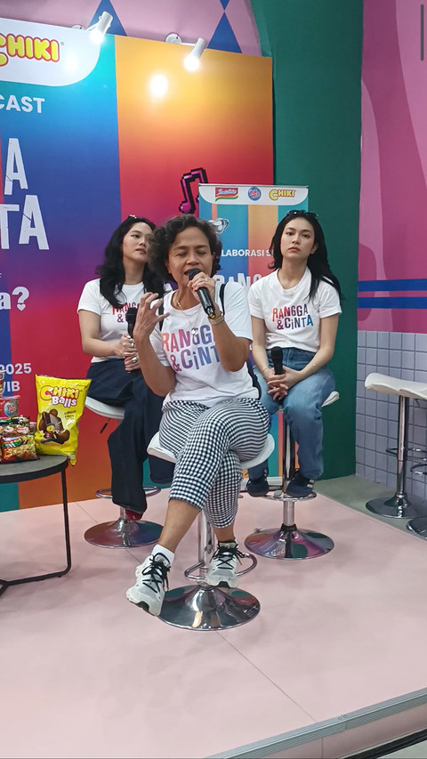 Mira Lesmana dalam Meet and greet film Rangga & Cinta di Rumah Indofood Jakarta Fair Kemayoran 2025, Jumat (20/6). Foto: Giovanni/kumparan