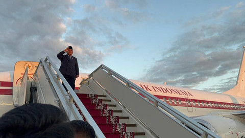 Presiden Prabowo bertolak ke Indonesia usai kunjungan kenegaraan ke Rusia pada Jumat (20/6). Foto: Luthfi Humam/kumparan