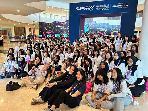 Girls On Track, program Sarinah Jakarta E-Prix 2025 untuk para remaja perempuan penggemar motorsports Formula E. Foto: Judith Aura/kumparan