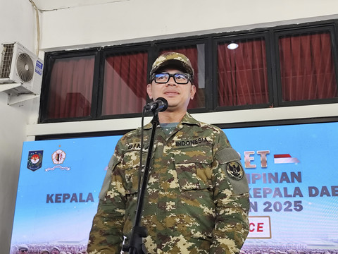 Wamendagri Bima Arya saat ditemui di Kampus IPDN Jatinangor, Kabupaten Sumedang, Jawa Barat, Senin (23/6/2025). Foto: Alya Zahra/kumparan 
