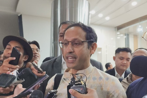 Mantan Mendikbudristek Nadiem Makarim usai diperiksa Kejaksaan Agung, Jakarta, Senin (23/6/2025). Foto: Jonathan Devin/kumparan