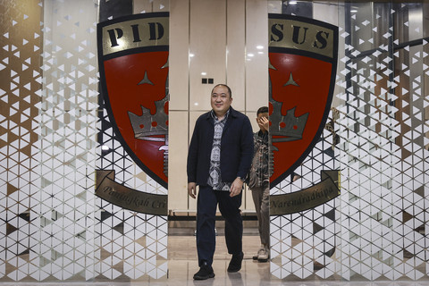 Dirut Sritex Iwan Kurniawan Lukminto berjalan usai menjalani pemeriksaan di Gedung Jampidsus Kejaksaan Agung, Jakarta, Senin (23/6/2025).  Foto: Dhemas Reviyanto/ANTARA FOTO