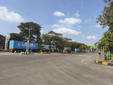 Kawasan berikat memiliki keistimewaan seperti penangguhan bea masuk impor. Foto: Agaton Kenshanahan/kumparan