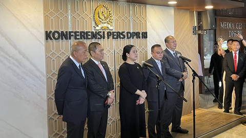 Pimpinan DPR RI usai rapat paripurna pembukaan masa sidang, Selasa (24/6/2025). Foto: Haya Syahira/kumparan