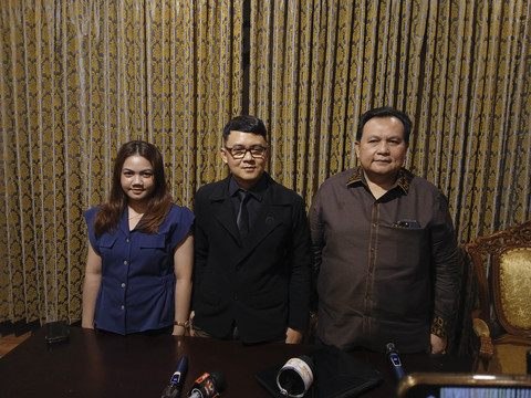 Komposer musik Ari Bias dan Ketua AKSI, Piyu Padi Reborn hadir dalam konferensi pers di Cipete, Jakarta Selatan, Selasa (24/6/2025). Foto: Vincentius Mario/kumparan