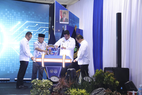 Menteri Imipas Agus Andrianto meresmikan pengoperasian 30 autogate di Bandara Kualanamu, Selasa (24/6/2025). Foto: Dok. Kemenimipas