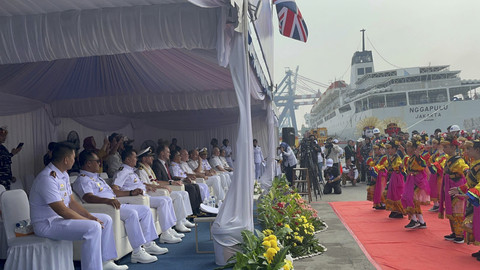 Suasana saat penyambutan Komandan HMS Richmond, Richard Kemp dan awak kapal di Pelabuhan Tanjung Priok, Jakarta Utara, Rabu (25/6/2025). Foto: Nasywa Athifah/kumparan