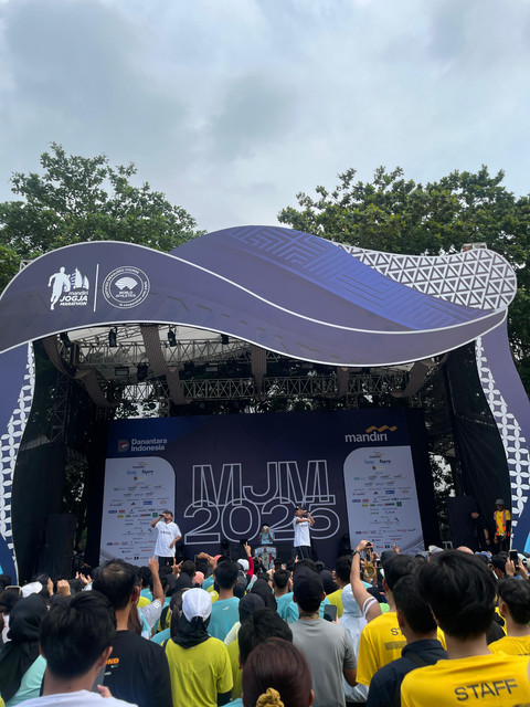 Penampilan spesial grup hip-hop dangdut asal Jogja, NDX AKA, di MJM 2025. Foto: kumparan