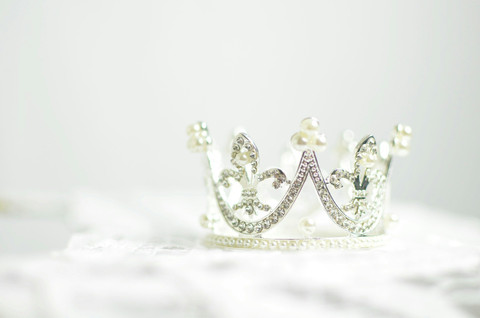 Ilustrasi Profil Nadine ChandrawinataProfil Nadine Chandrawinata. Sumber: Unsplash/Ashton Mullins