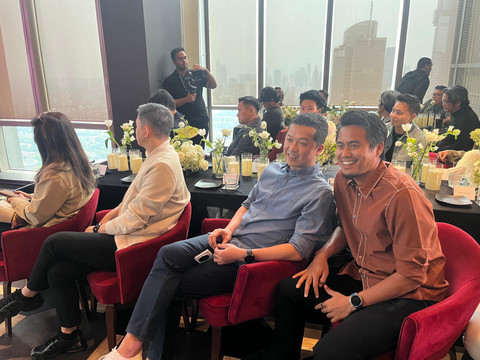 Taufik Hidayat dan Tontowi Ahmad menghadiri acara launching OPPO Make Your Moment: Dari Bulu Tangkis untuk Semua di The Plaza Office Tower, Jakarta, pada 25 Juni 2025. Foto: Azrumi El Ghazali/kumparan