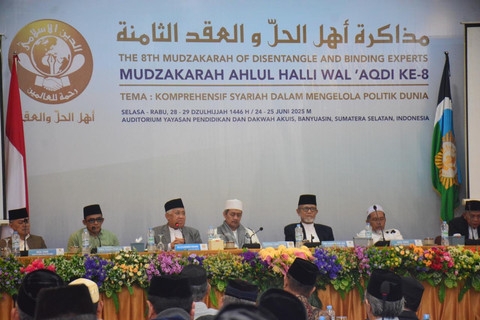 Guru Besar Politik Islam Global FISIP UIN Jakarta Din Syamsuddin saat menghadiri acara Mudzakarah Ahlul Halli Wal... </div>
<div class=