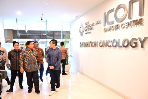 Presiden Prabowo Subianto (kedua dari kiri) dalam peresmian Bali International Hospital (BIH) yang dikelola anak usaha Pertamina, PT Pertamina Bina Medika Indonesia Healthcare Corporation (IHC) di Kawasan Ekonomi Khusus (KEK) Sanur, Denpasar, Rabu (25/6). Foto: Biro Pers Sekretariat Presiden
