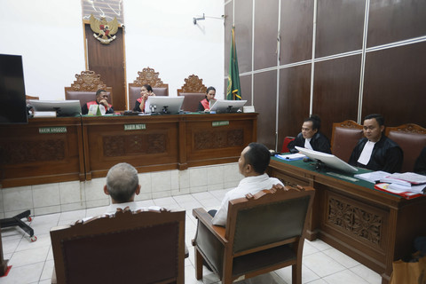 Terdakwa Fariz RM menjalani sidang agenda saksi di Pengadilan Negeri Jakarta Selatan, Jakarta, Kamis, (26/06/2025). Foto: Agus Apriyanto