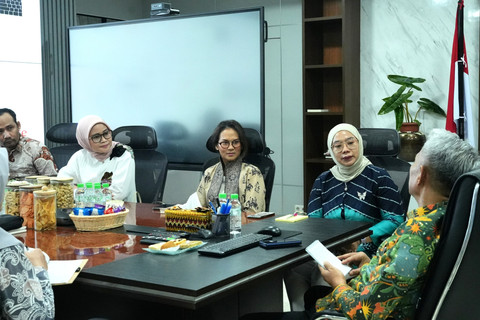 Wamensos Agus Jabo menerima audiensi Ketua Yayasan A... </div>
<div class=