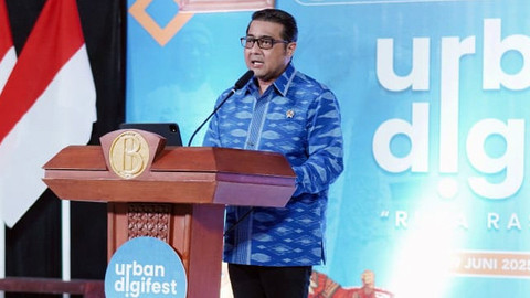 Menteri Ekonomi Kreatif, Teuku Riefky Harsya, saat membuka Urban Digifest 2025 yang diselenggarakan Bank Indonesia Sulawesi Utara.