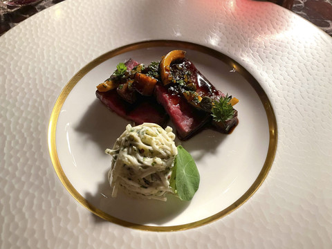 Wagyu striploin ala Chef Kirk Westaway. Foto: Salsha Okta Fairuz/kumparan