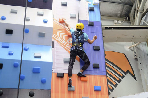 Arena bermain trampolin indoor terbesar hadir di Jakarta Utara. Foto: Dok. Istimewa