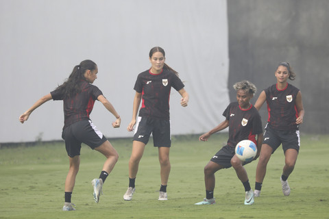 Timnas Putri Indonesia meggelar latihan di Dewa United Arena, Kabupaten Tangerang, Sabtu (28/6/2025). Foto: Dicky Adam Sidiq/kump... </div>
<div class=