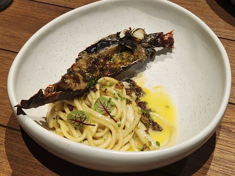 Menu Garlic Lobster Noodle. Foto: Ela Nurlaela/kumparan