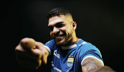 Gelandang baru PERSIB asal Brasil, Rosembergne "Berguinho" da Silva. Foto: PERSIB.co.id/Barly Isham