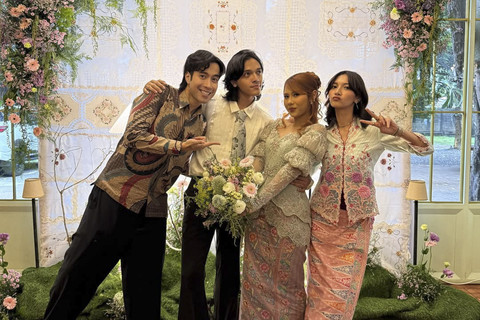 Nadin Amizah dan Faishal Tanjung gelar prosesi lamaran. Foto: Instagram/ @vidialdiano