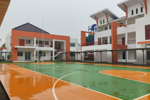 Suasana bangunan Sekolah Rakyat di kawasan Sentra Handayani Jakarta pada Minggu (29/6/2025). Foto: Luthfi Humam/kumparan